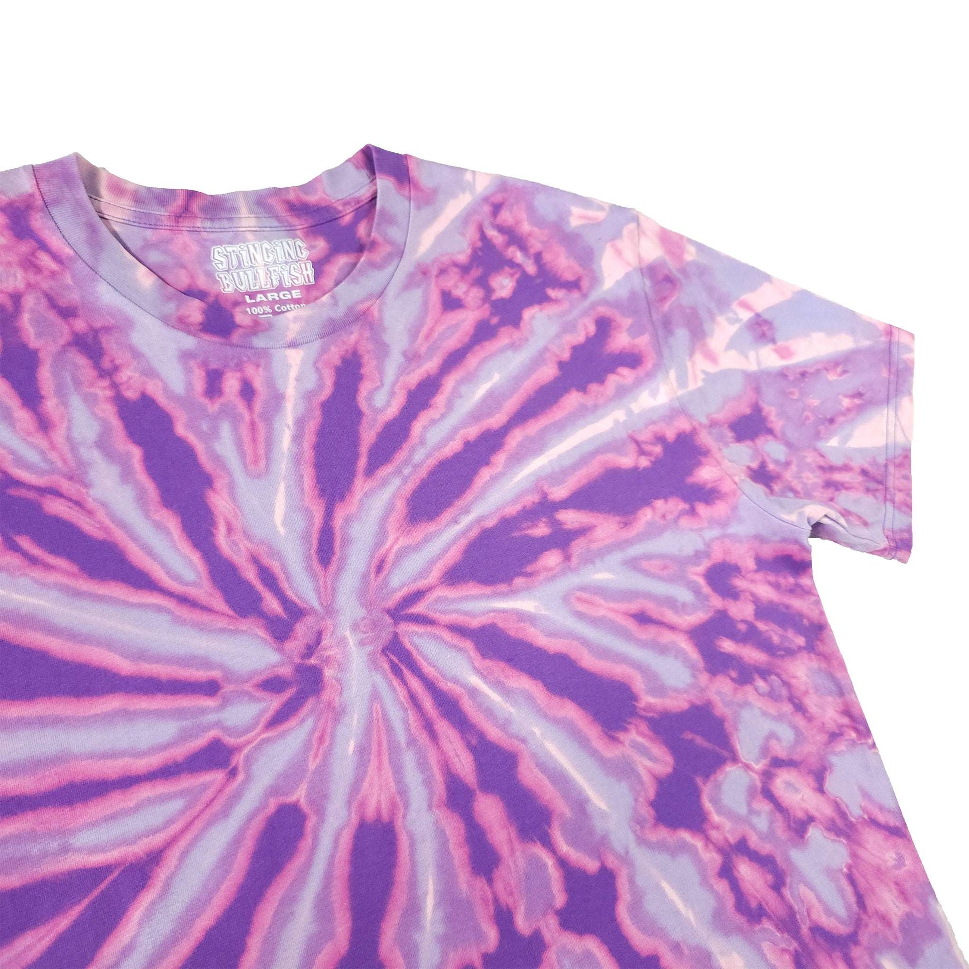 Purple and white spiral bleach dye T-shirt with crew neck and short sleeves