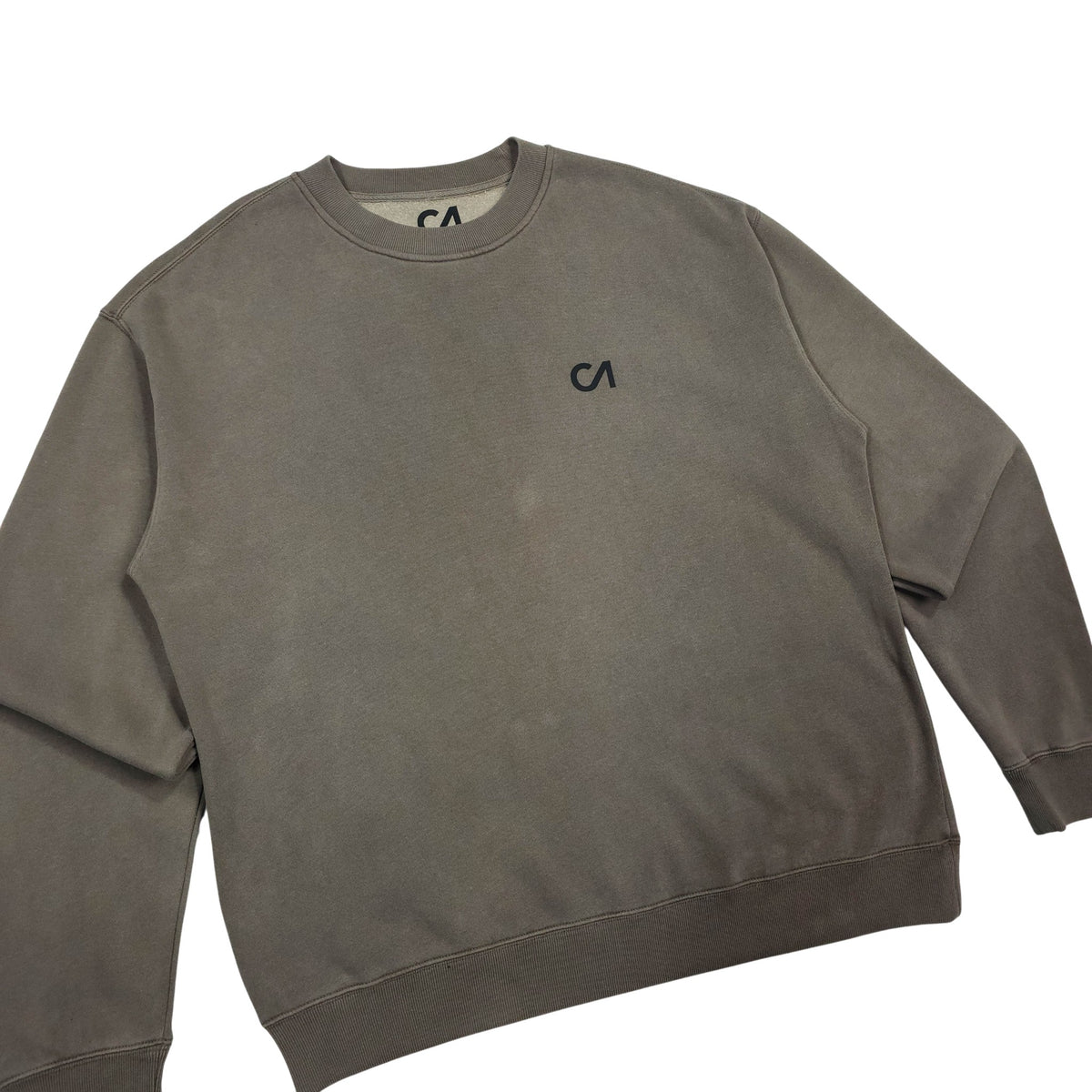 Charcoal crewneck sweatshirt with CA logo, long sleeves, ribbed cuffs
