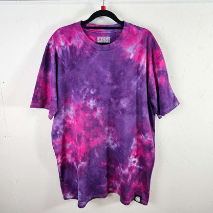Purple and pink tie-dye T-shirt with crew neck, short sleeves