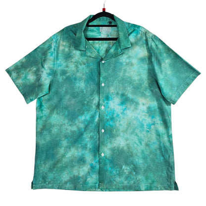 Mint green tie-dye button-front short-sleeve shirt with pointed collar